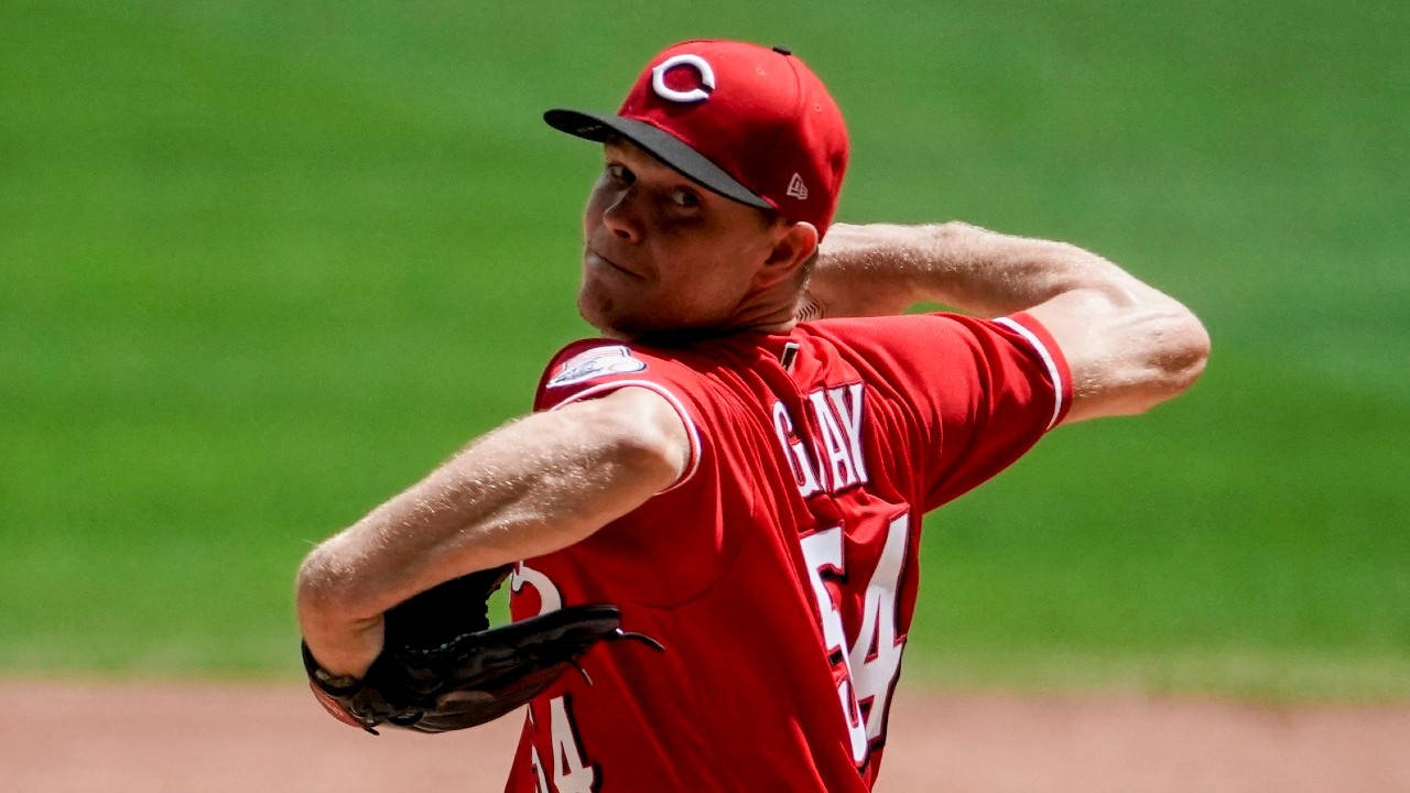 Sonny Gray, red uniform, green field, HD Desktop Wallpaper