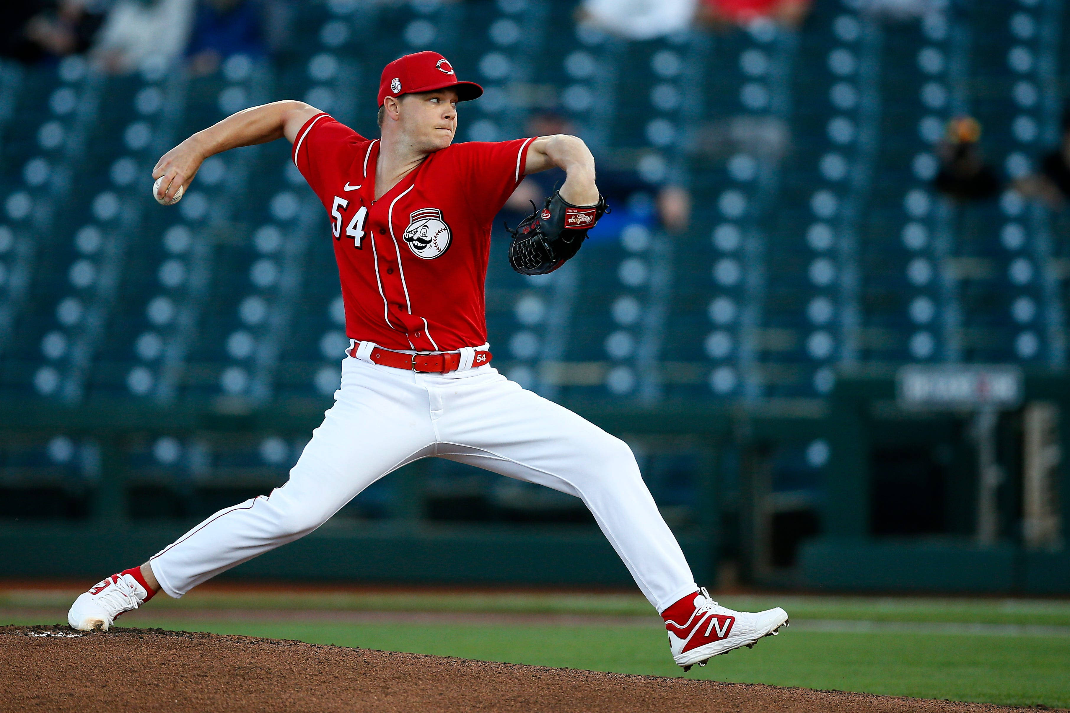 Sonny Gray, red uniform, number 54, 2K Desktop Wallpaper