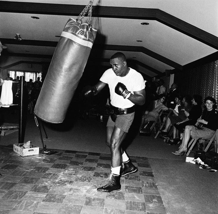 Sonny Liston, punching bag, white tee, SD Desktop Wallpaper