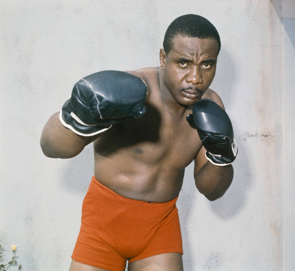 Sonny Liston, orange boxers, black gloves, SD Desktop Wallpaper