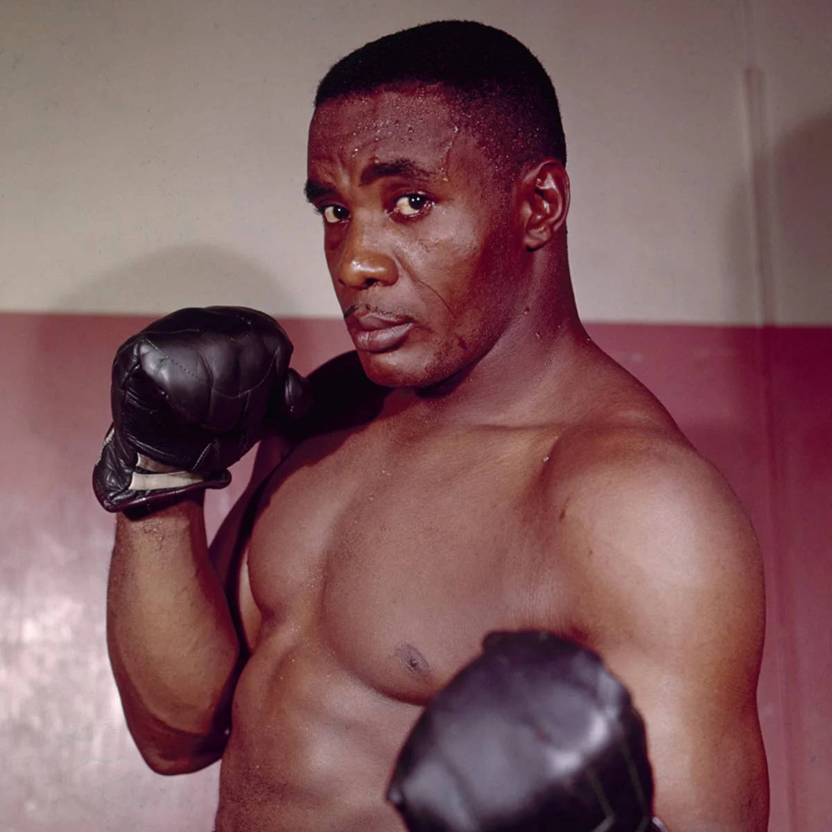 Sonny Liston, black gloves, sweat glistening, SD Desktop Wallpaper
