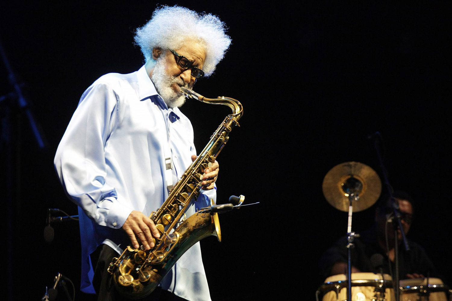 Sonny Rollins, golden saxophone, stage lights, HD Desktop Wallpaper