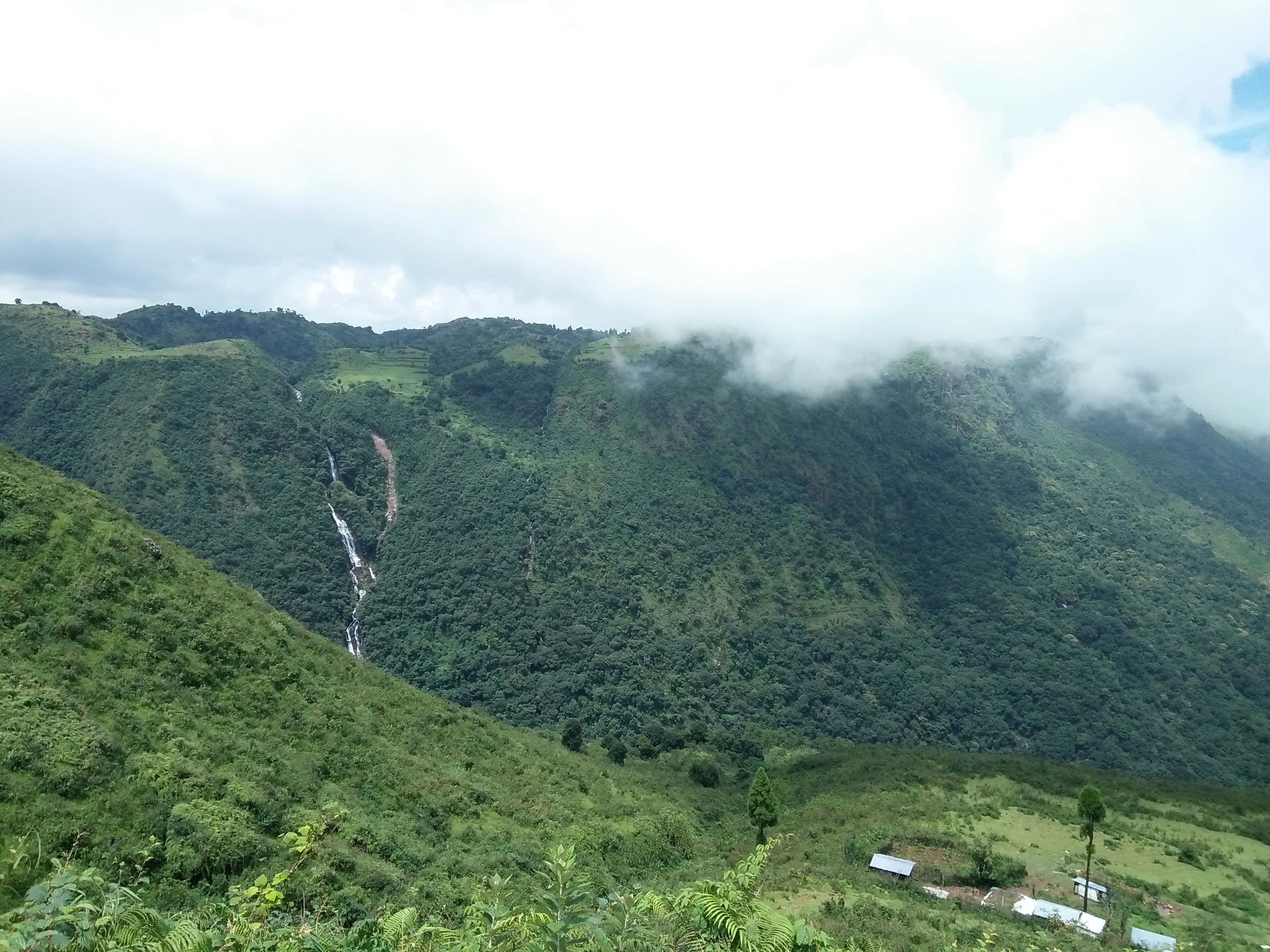 mountains, clouds, winding waterfall, 2K Desktop Wallpaper