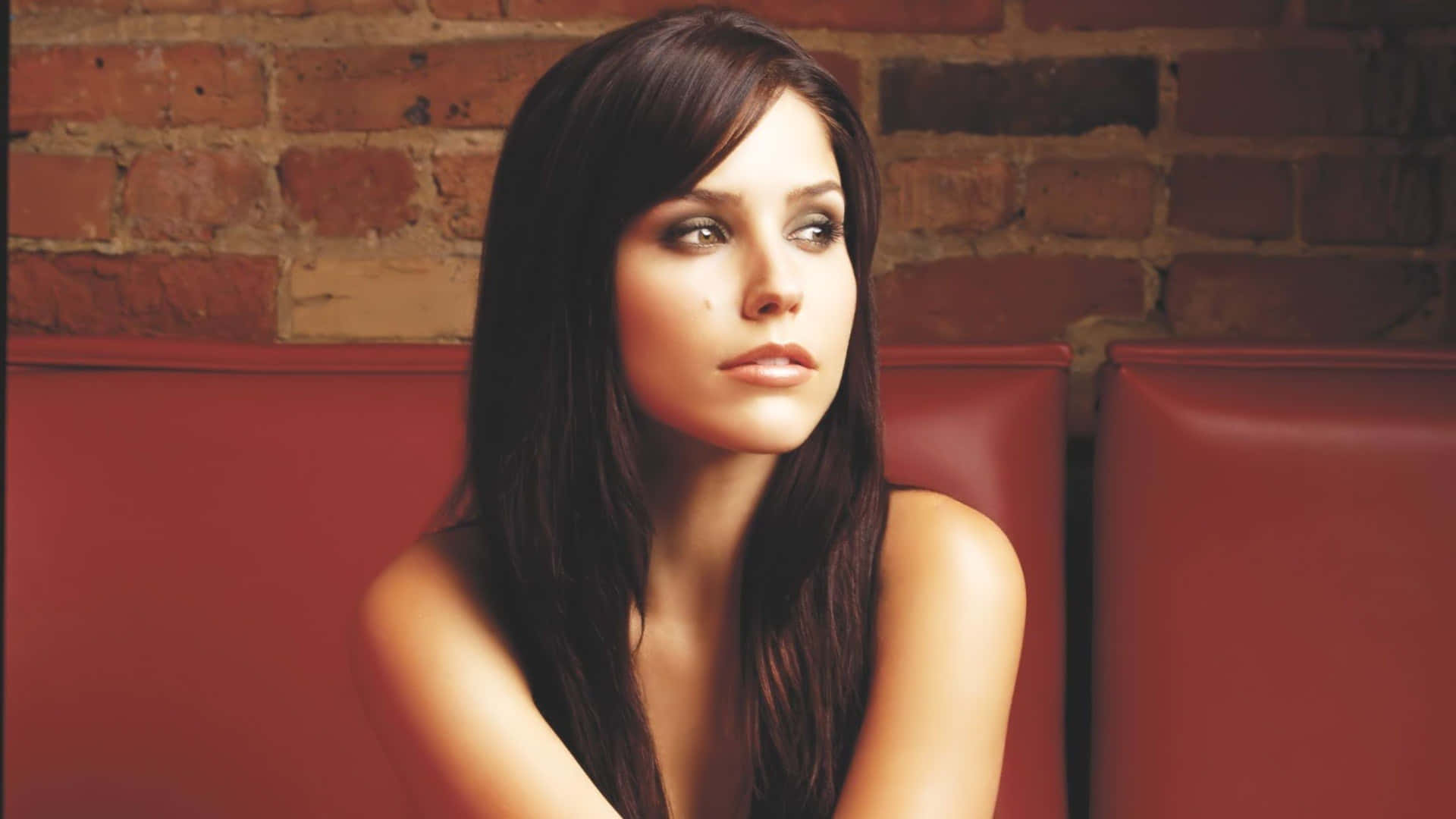 sophia bush, red couch, long dark hair, Full HD Desktop Wallpaper