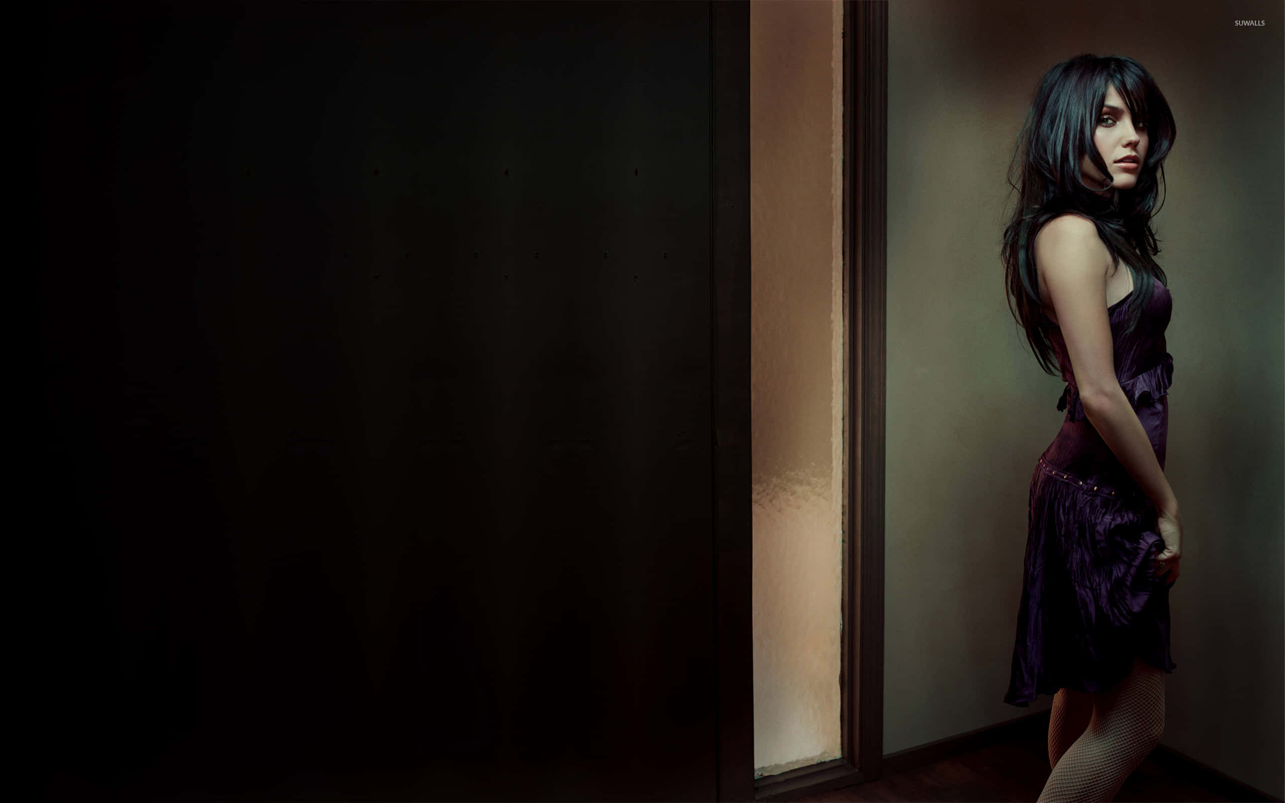 Sophia Bush, purple dress, dimly lit doorway, 2K Desktop Wallpaper