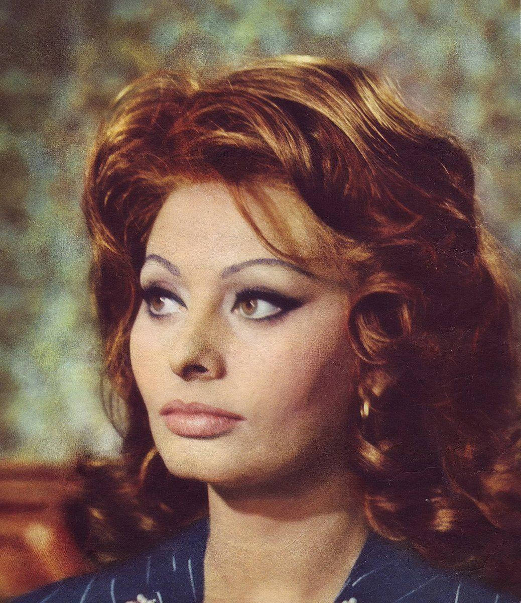 Sophia Loren, auburn curls, bold eyeliner, SD Phone Wallpaper