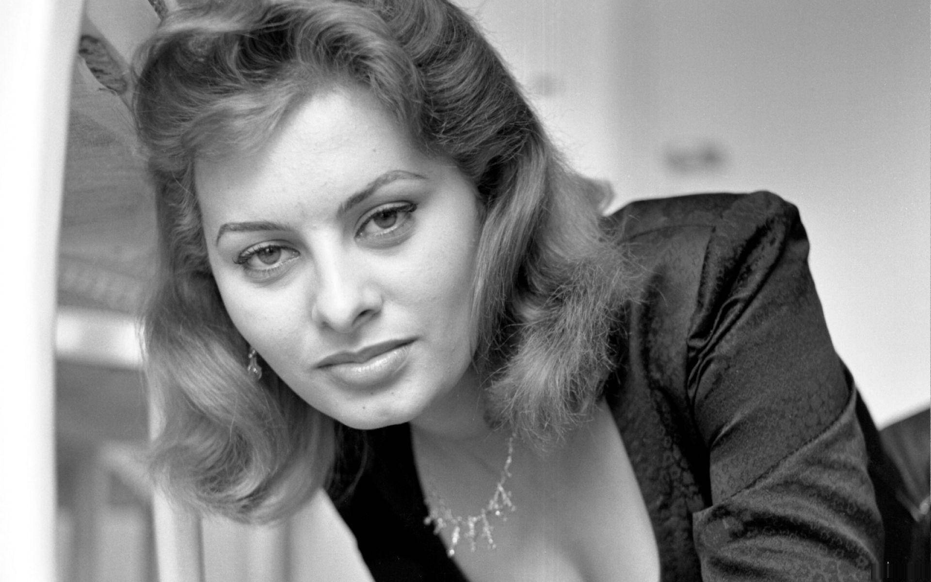Sophia Loren, black and white portrait, wavy hair, Full HD Desktop Wallpaper