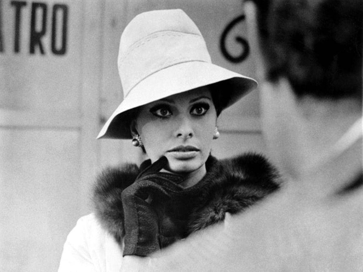 Sophia Loren, Yesterday, Today and Tomorrow, black-and-white film still, SD Desktop Wallpaper