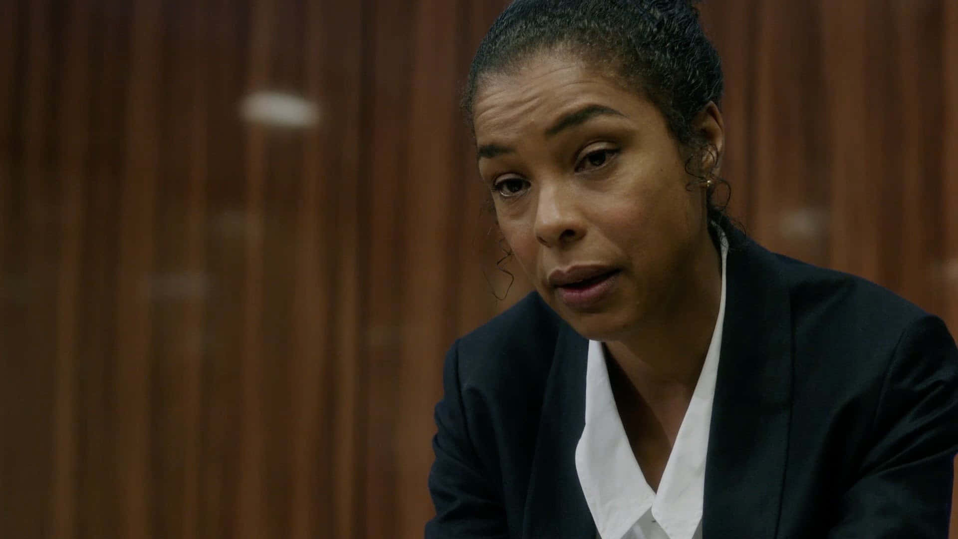 Sophie Okonedo, black blazer, white shirt, Full HD Desktop Wallpaper