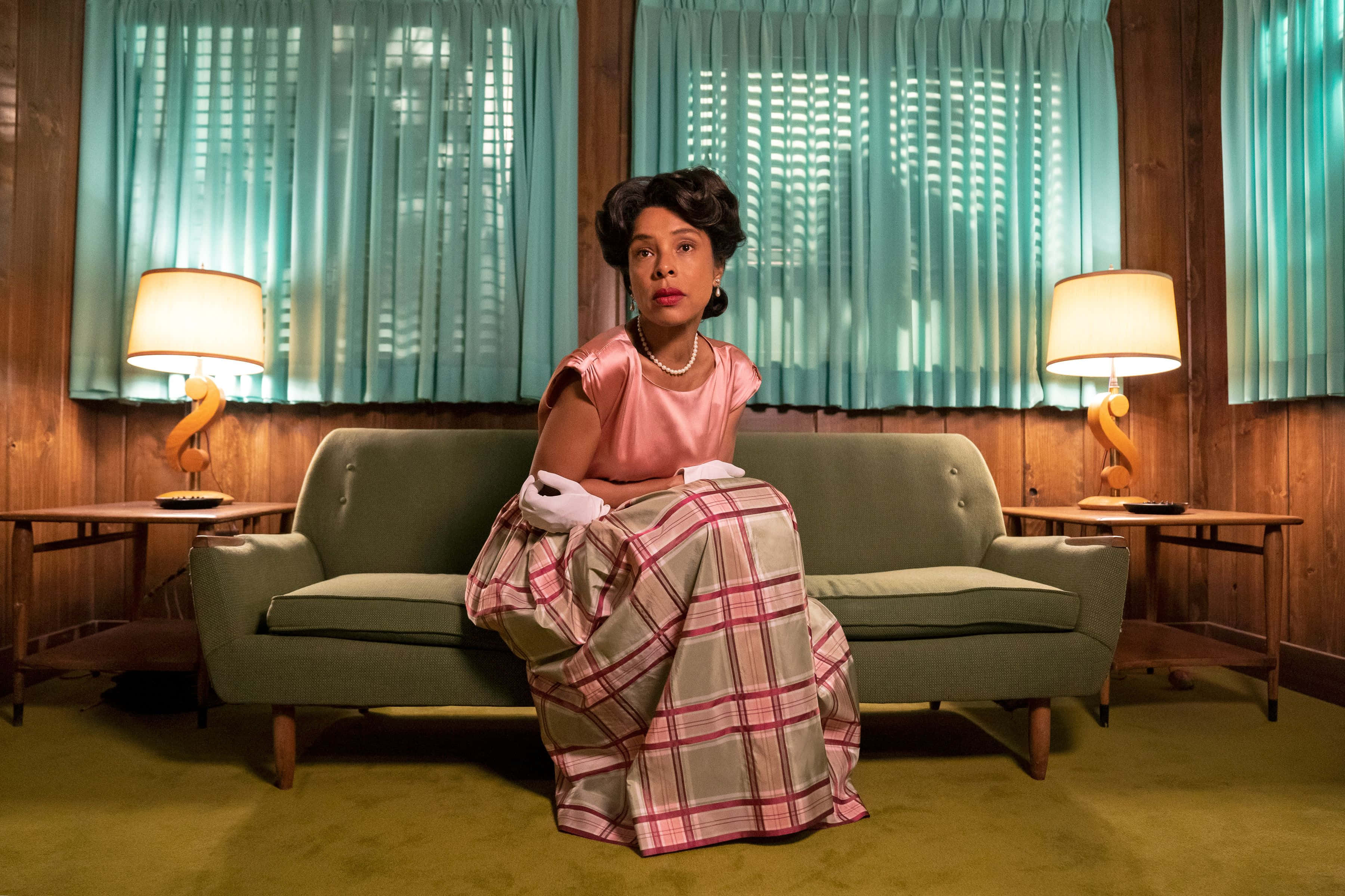 Sophie Okonedo, pink satin top, plaid skirt, 2K Desktop Wallpaper