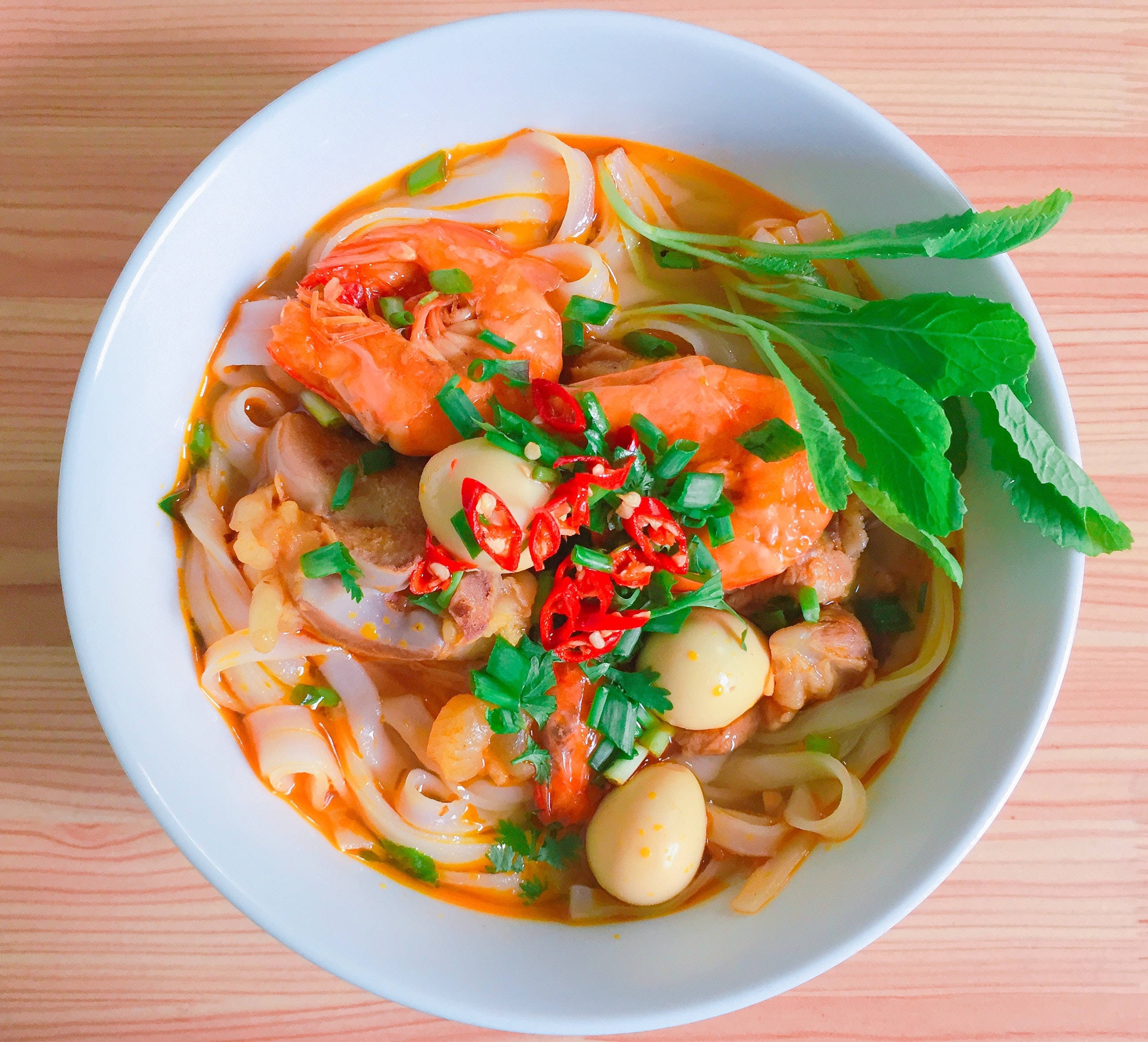 Pho, Vietnamese soup dish, steaming bowl, 2K Desktop Wallpaper