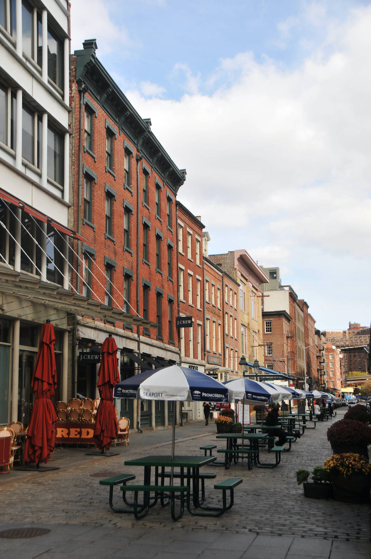 South Street Seaport, cobblestone street, red brick buildings, HD Phone Wallpaper