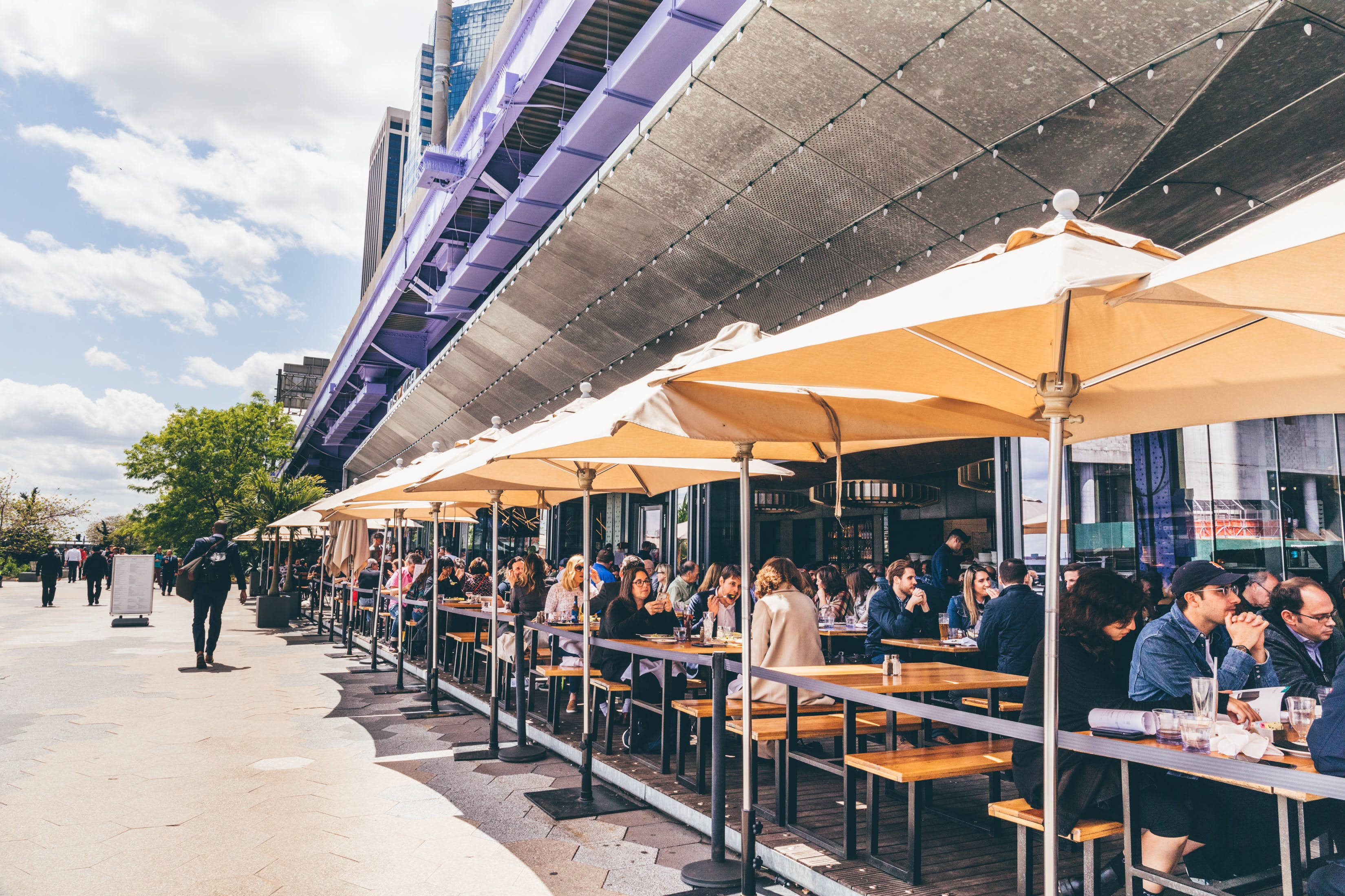South Street Seaport, beige umbrellas, outdoor urban café, 2K Desktop Wallpaper