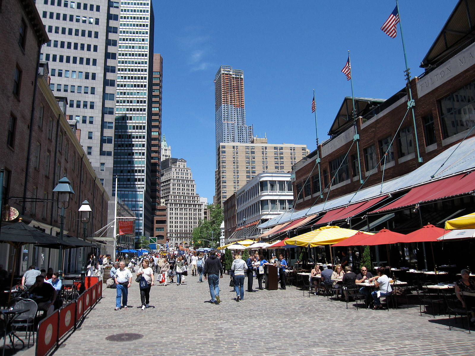 South Street Seaport, cobblestone plaza, tall buildings, HD Desktop Wallpaper