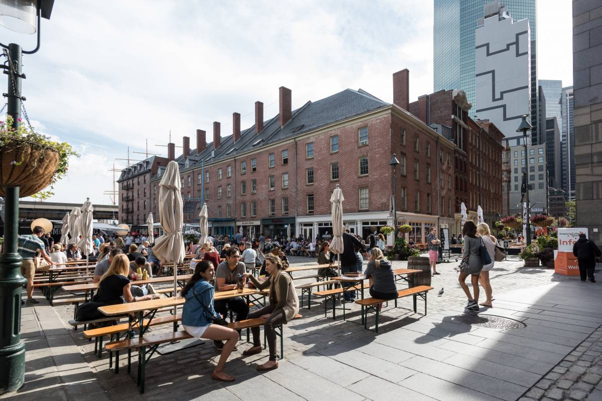 South Street Seaport, wooden tables, bustling urban plaza, SD Desktop Wallpaper
