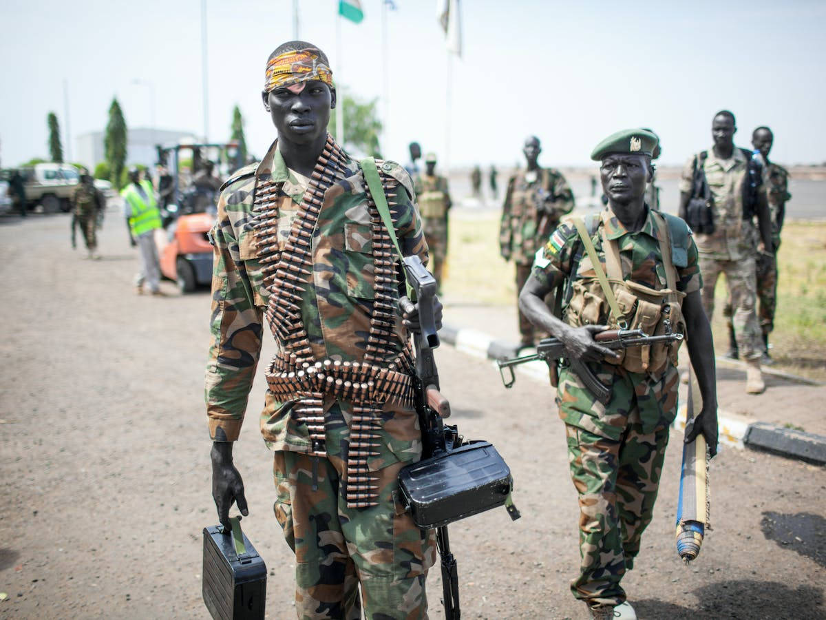 South Sudan, soldiers, camouflage uniforms, SD Desktop Wallpaper