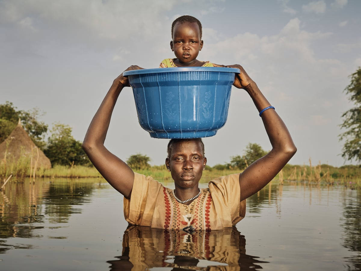 South Sudan, blue bucket, woman, SD Desktop Wallpaper