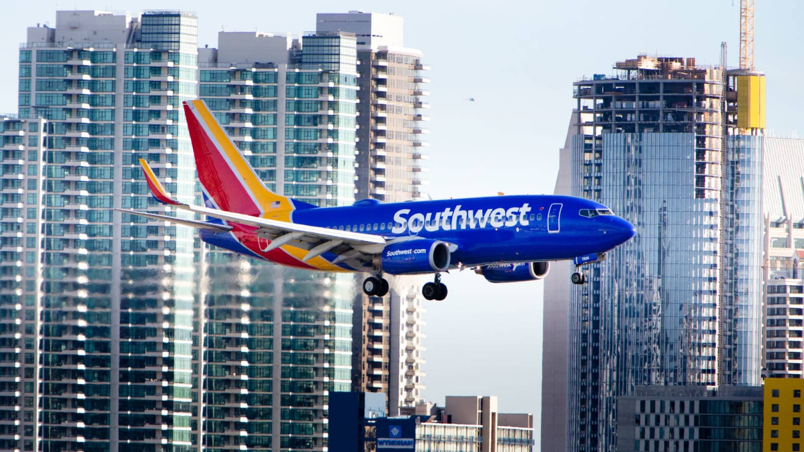 Southwest Airlines, aircraft, cityscape, HD Desktop Wallpaper