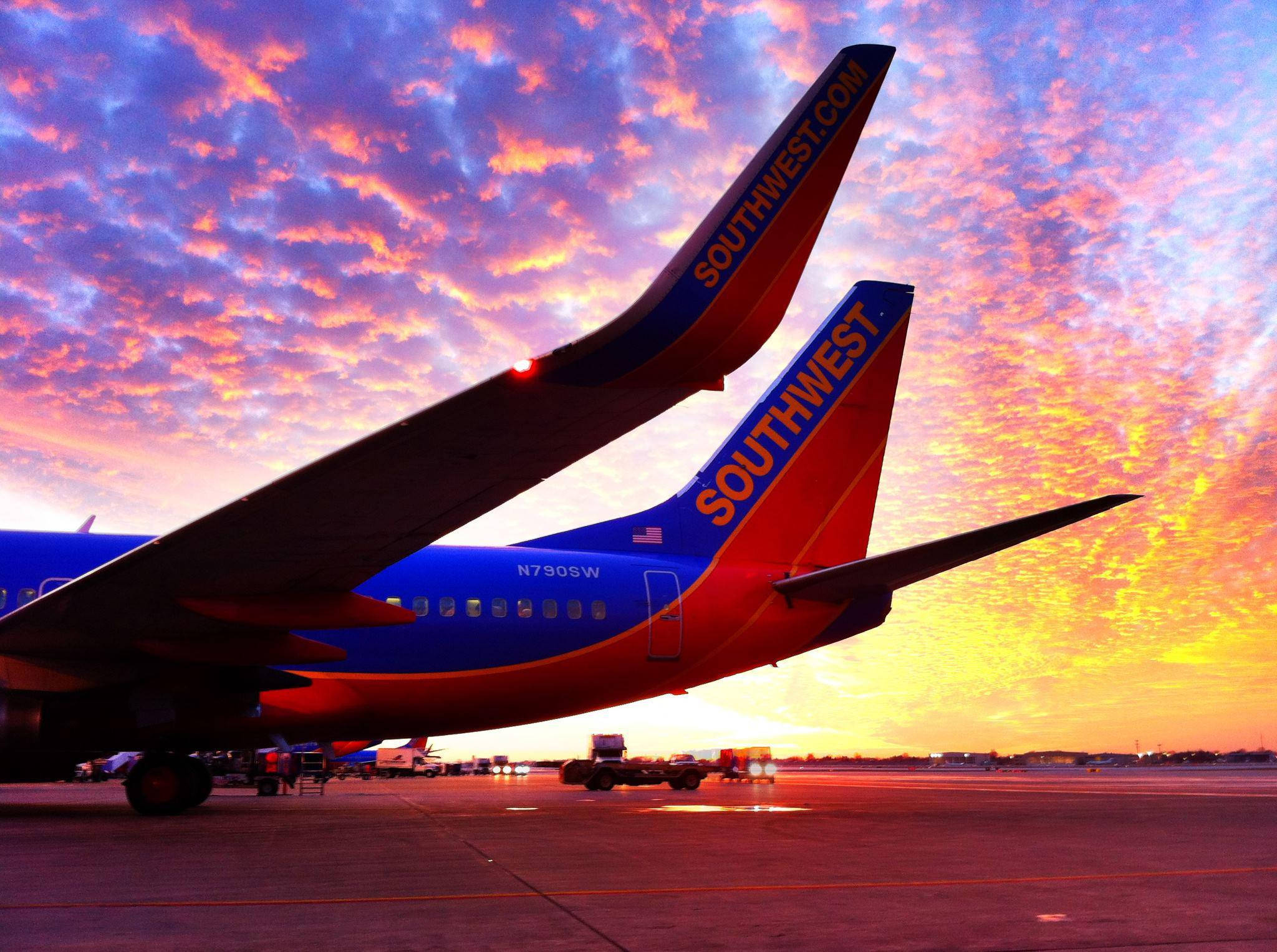 Southwest Airlines, airplane, dusk, Full HD Desktop Wallpaper