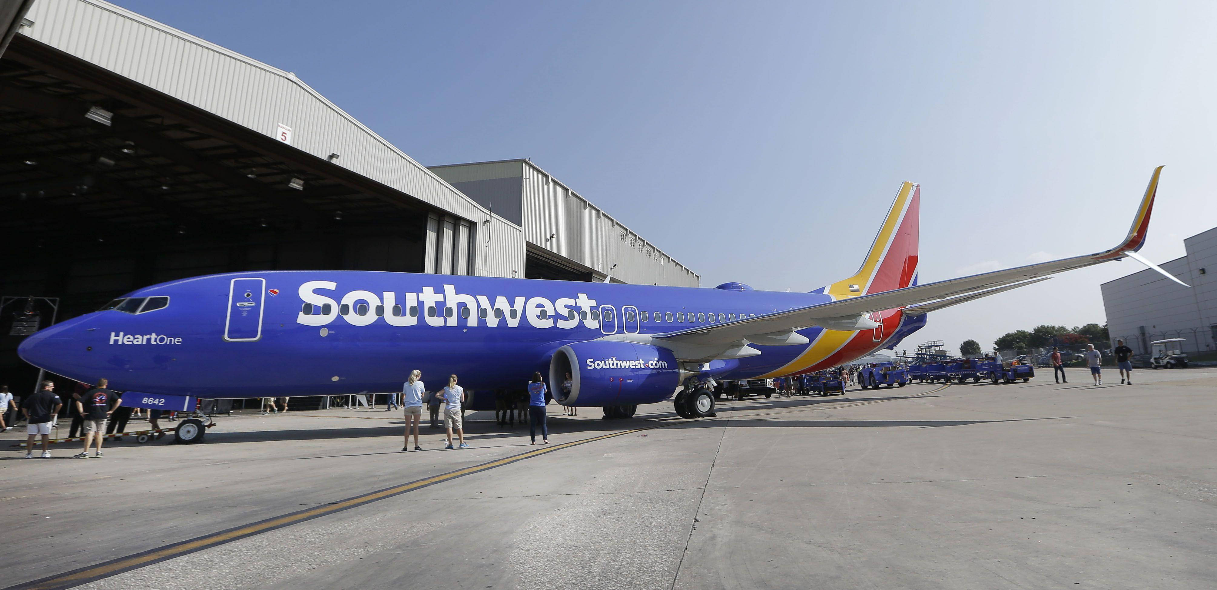 Southwest Airlines, blue plane, red yellow tail, 4K Desktop Wallpaper