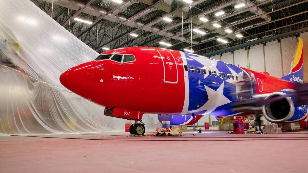 Southwest Airlines, airplane, hangar, HD Desktop Wallpaper