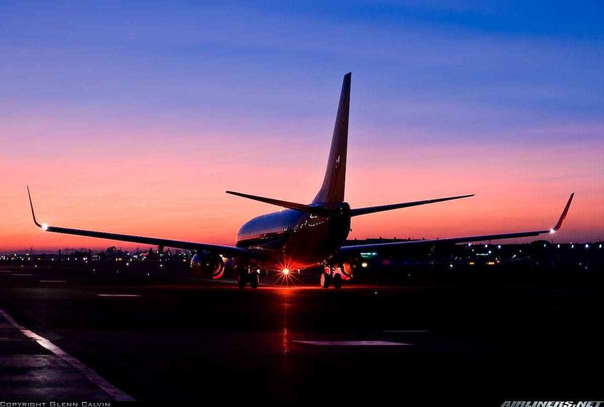 Southwest Airlines, airplane, dusk, SD Desktop Wallpaper