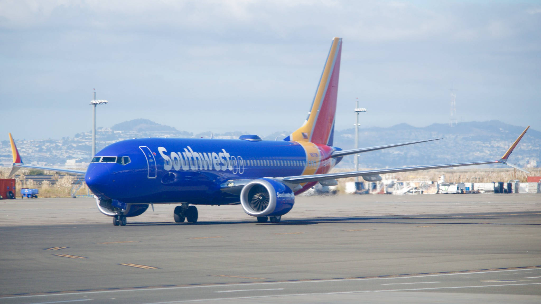 Southwest Airlines, blue airplane, runway, Full HD Desktop Wallpaper