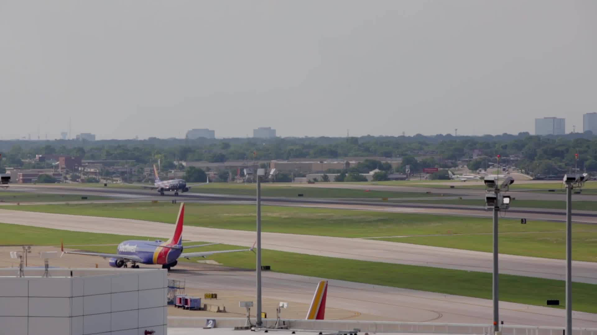 Southwest Airlines, airport runway, hazy, Full HD Desktop Wallpaper