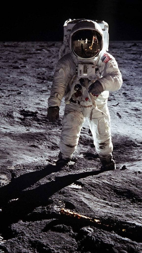 astronaut, white spacesuit, moon, SD Phone Wallpaper