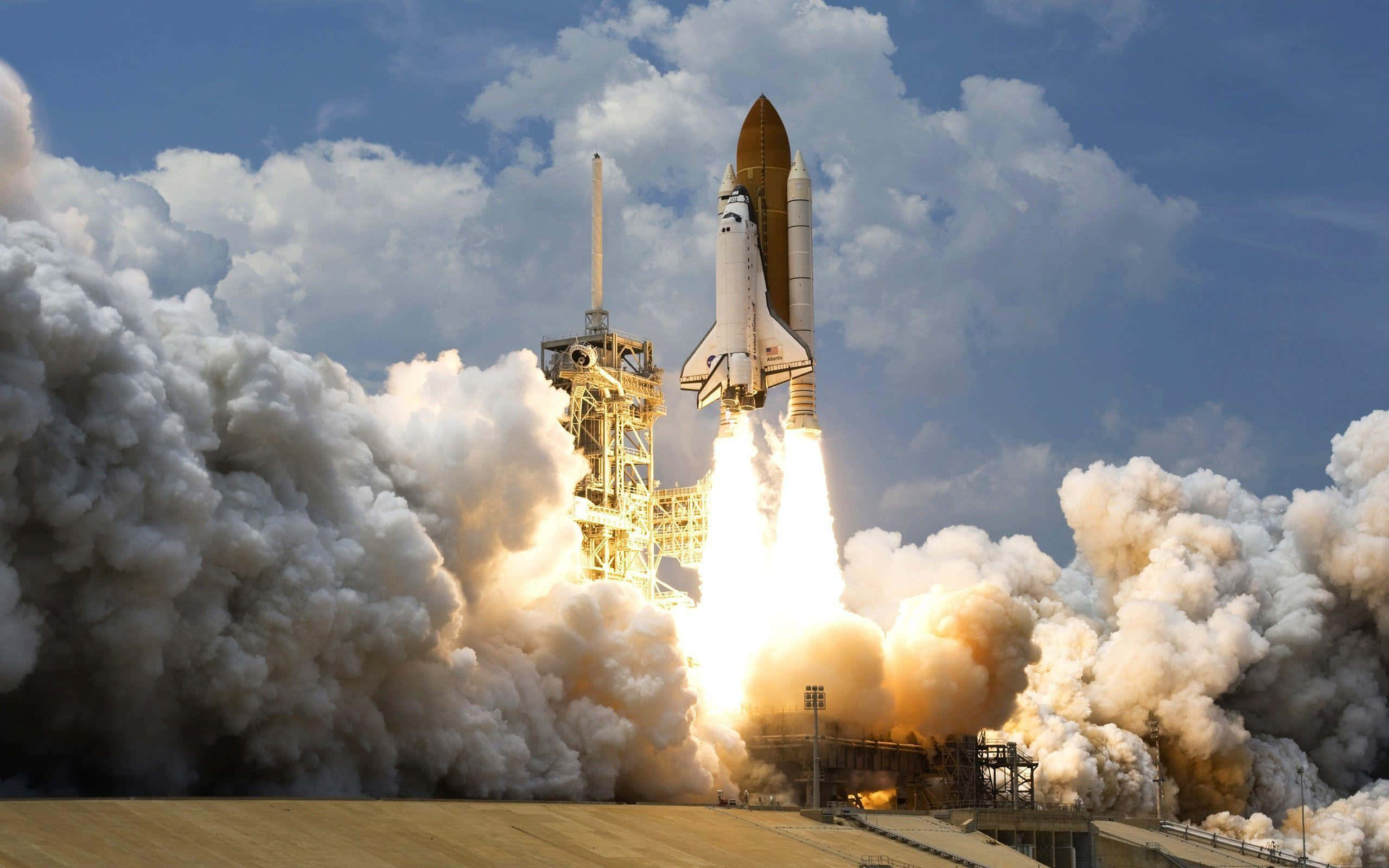space shuttle, launch pad, thick smoke, 2K Desktop Wallpaper