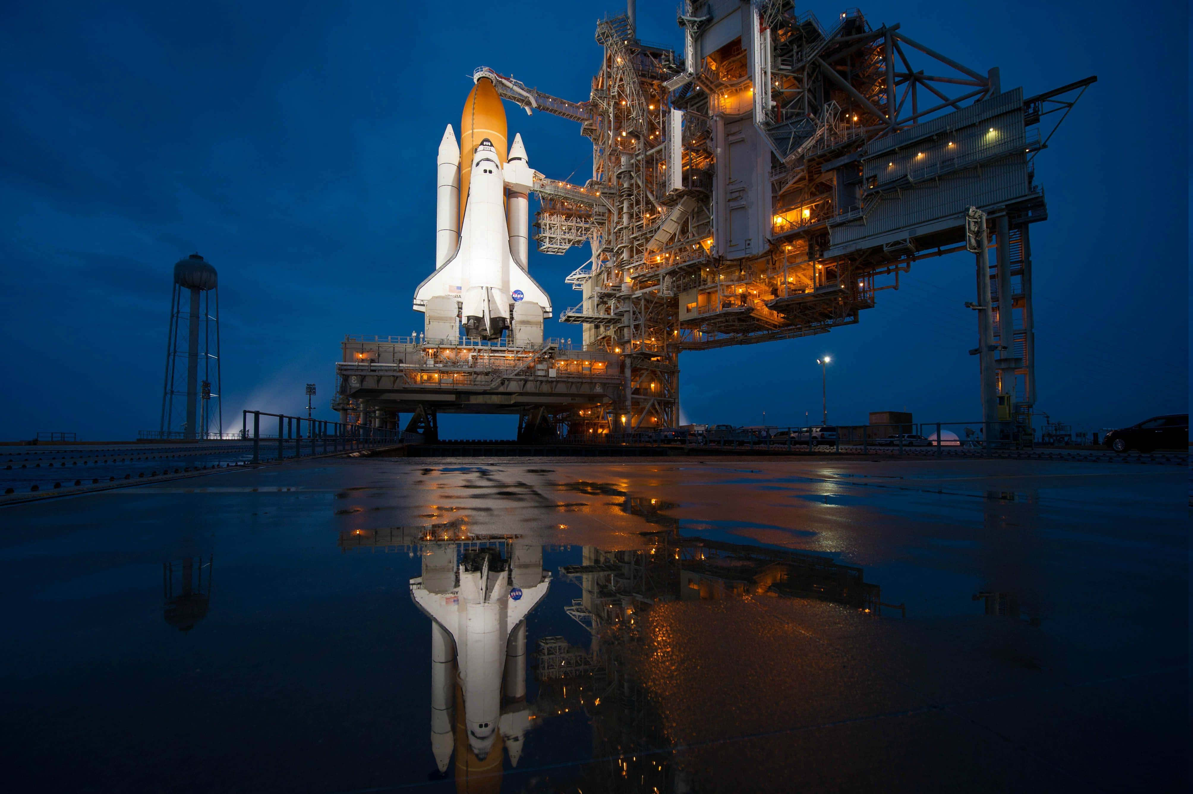 space shuttle, launch pad, dusk, 4K Desktop Wallpaper