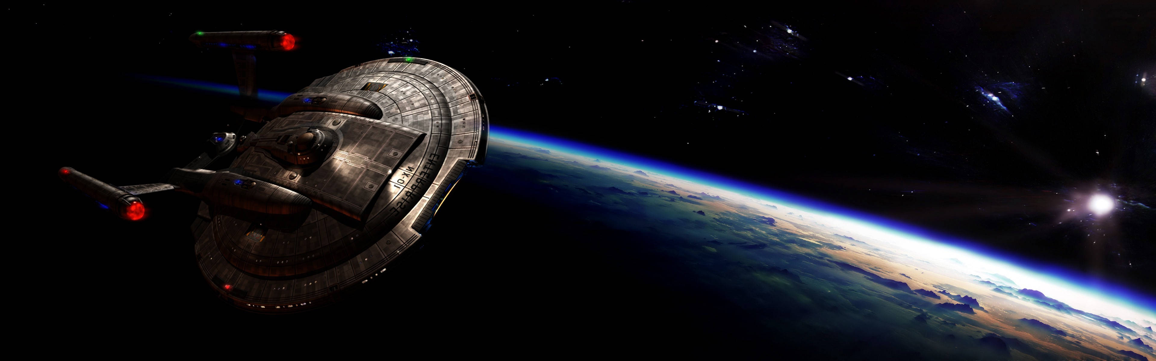 starship, vibrant blue planet, swirling clouds, 4K Desktop Wallpaper