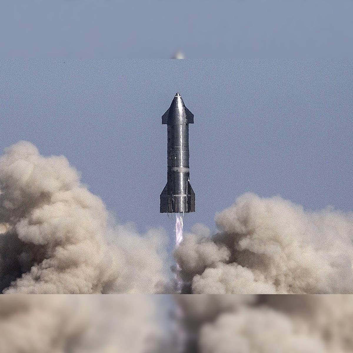 Spacex Starship, silver, hazy sky, SD Desktop Wallpaper