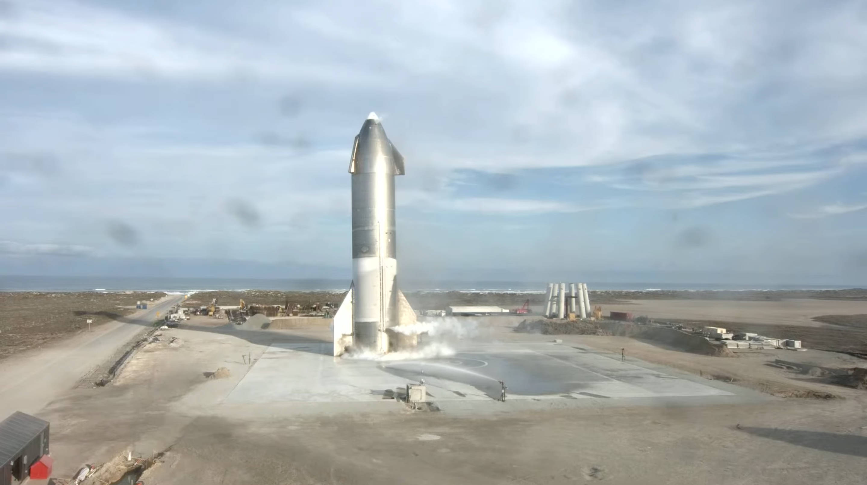 SpaceX Starship, silver, launchpad, 2K Desktop Wallpaper