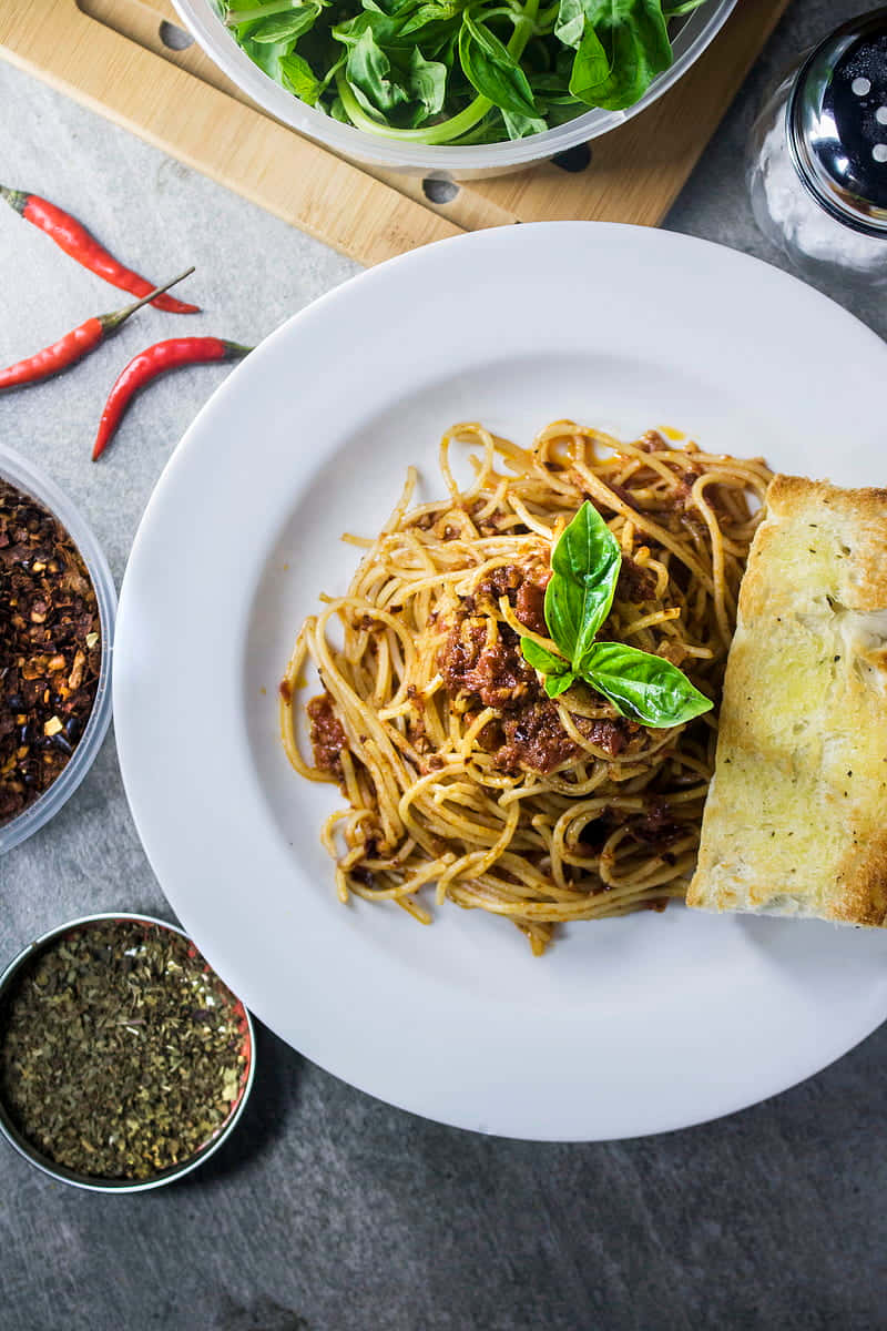 spaghetti, tomato sauce, fresh basil, SD Phone Wallpaper