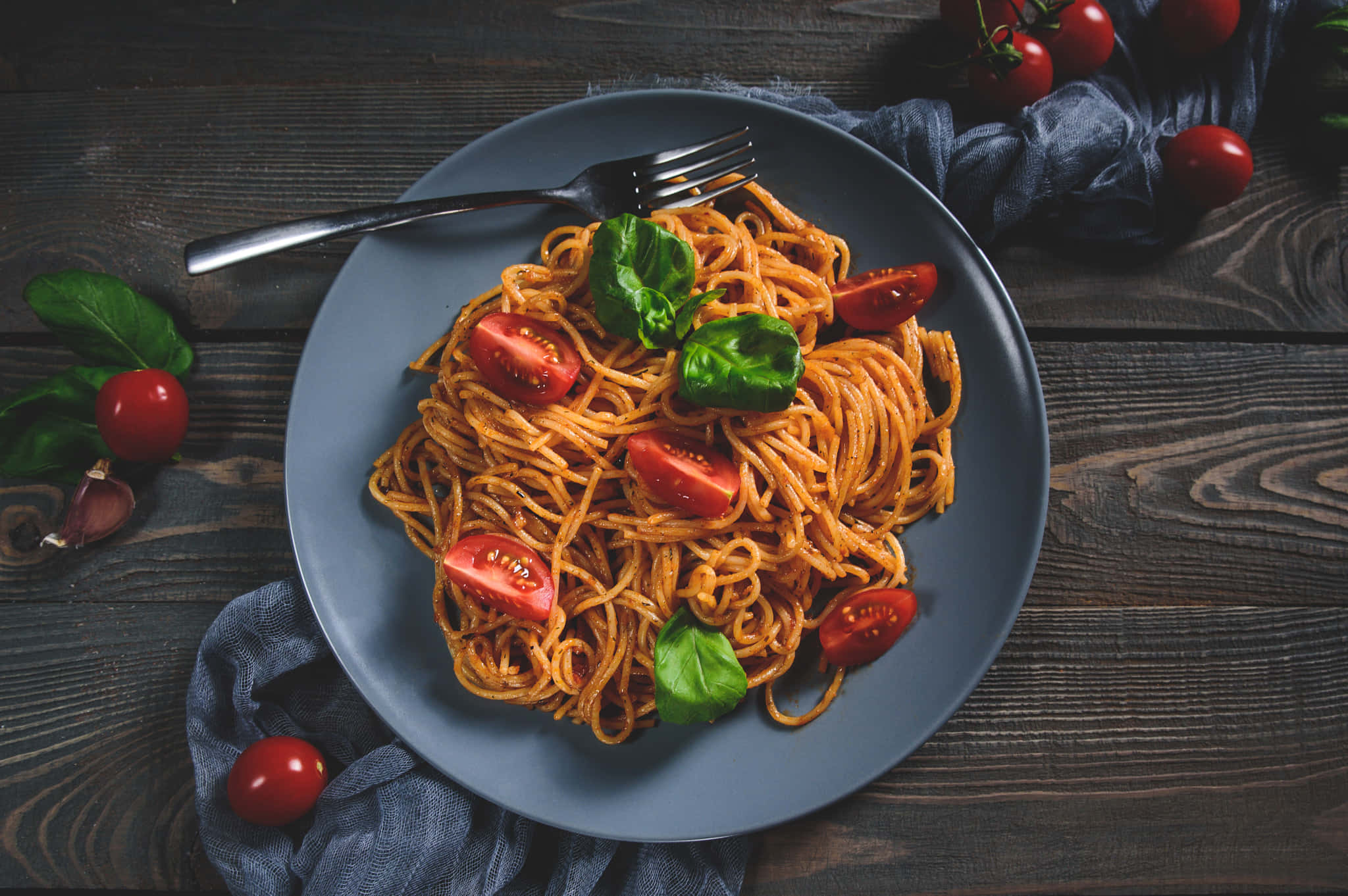 spaghetti, tomato sauce, basil, Full HD Desktop Wallpaper