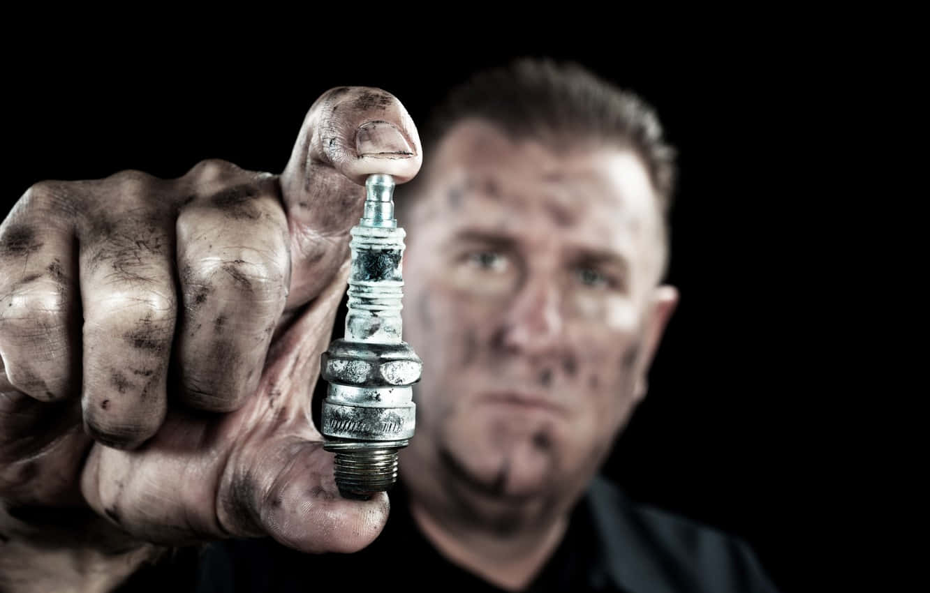 spark plug, mechanic's grimy hand, used spark plug, HD Desktop Wallpaper