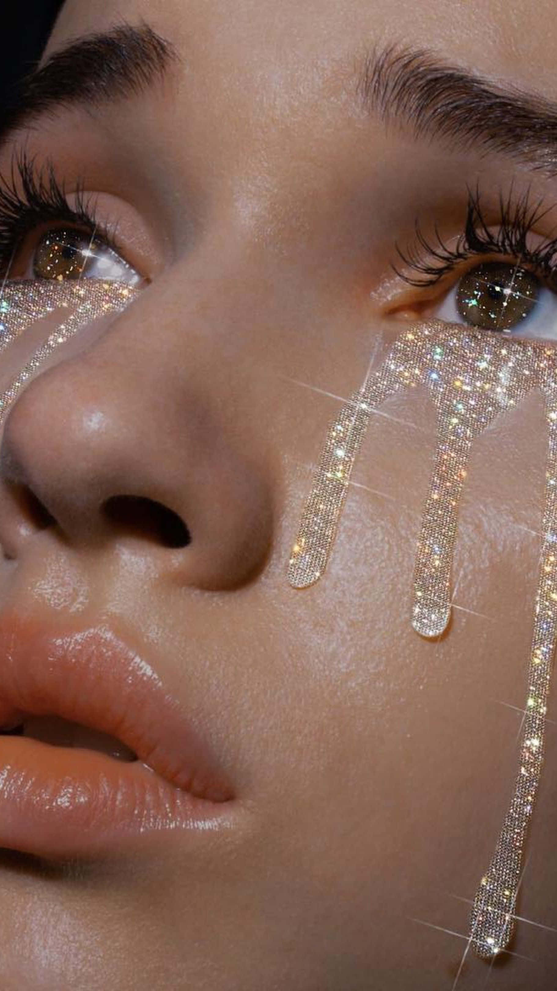 Sparkle Aesthetic, golden tears, soft lighting, 2K Phone Wallpaper