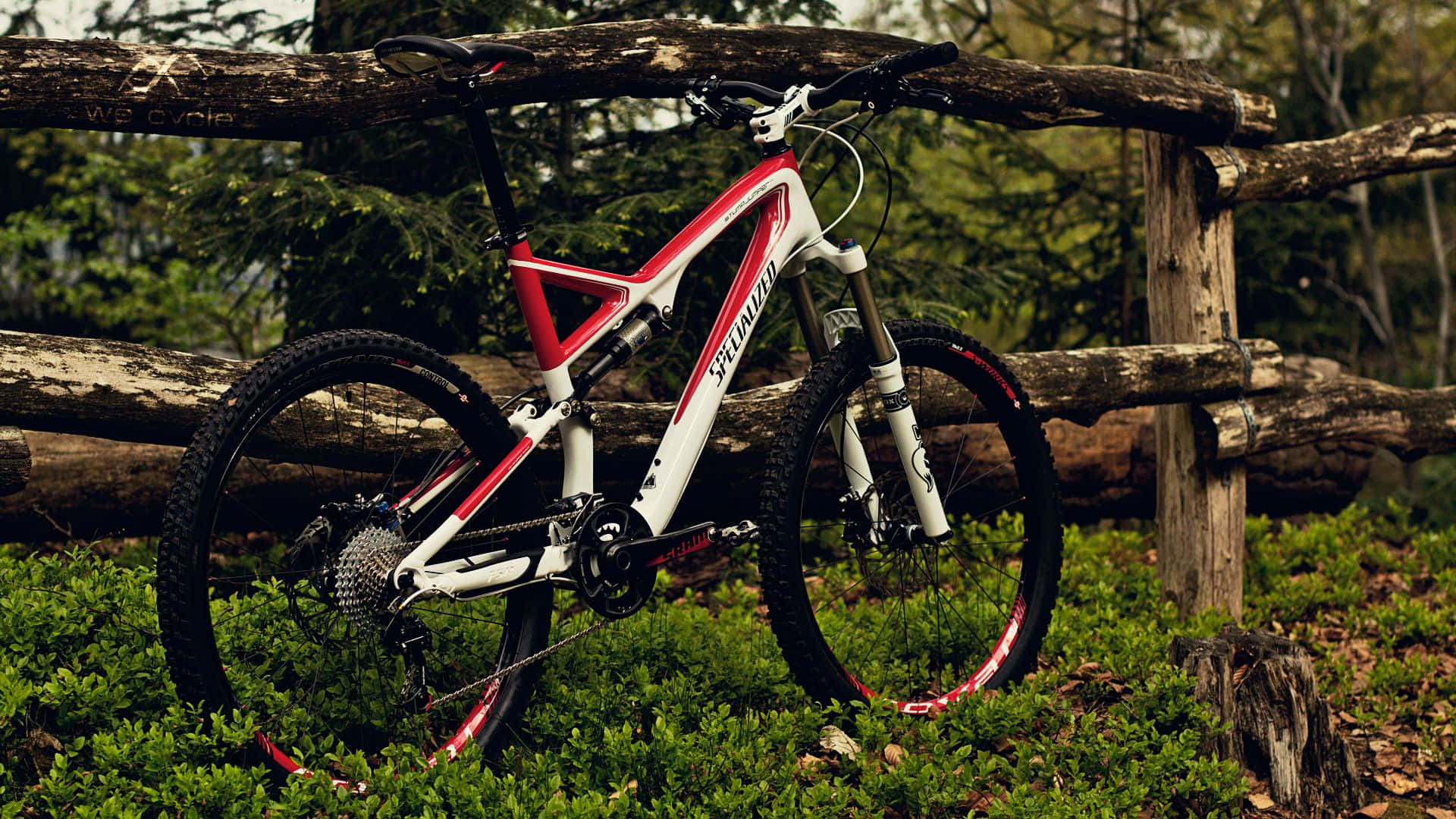 Specialized Mountain Bike, red and white, rustic wooden fence, Full HD Desktop Wallpaper