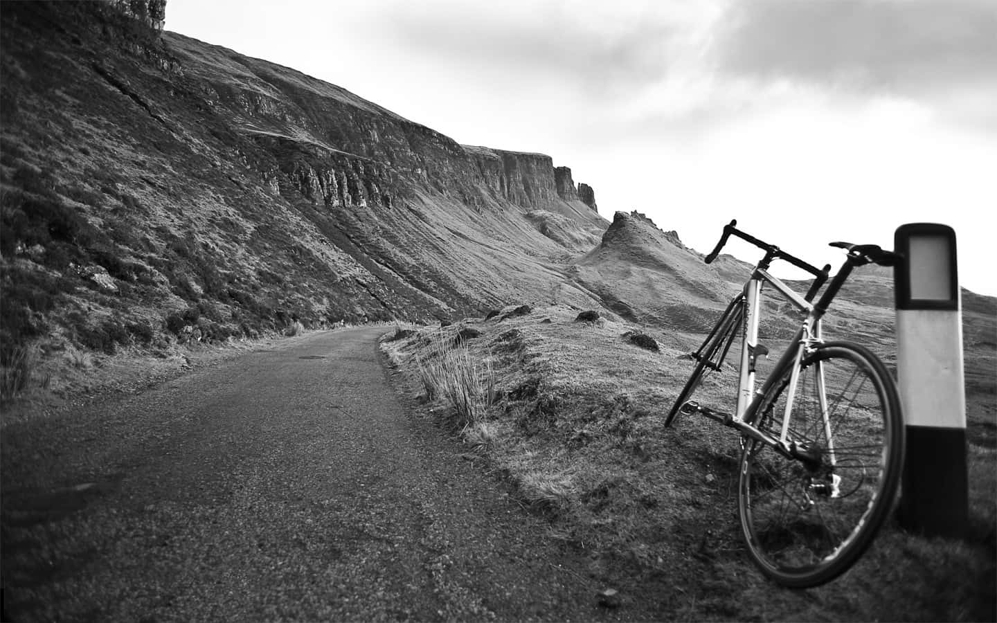 Specialized Mountain Bike, mountain road, overcast sky, HD Desktop Wallpaper