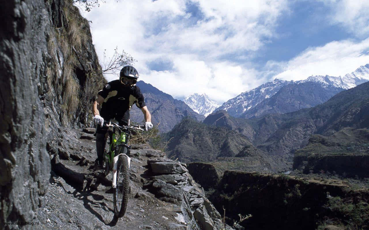 Specialized Mountain Bike, narrow rocky trail, sheer cliff, HD Desktop Wallpaper
