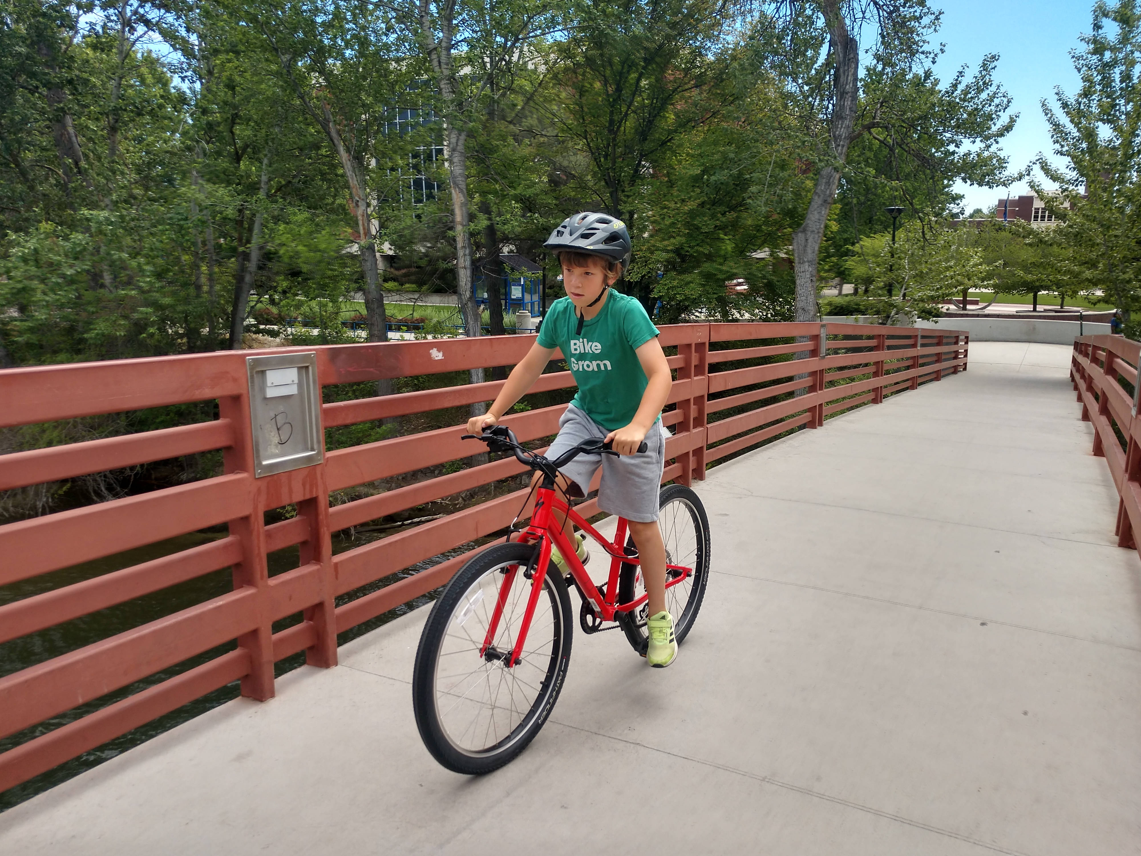 Specialized, red bike, wooden bridge, 4K Desktop Wallpaper