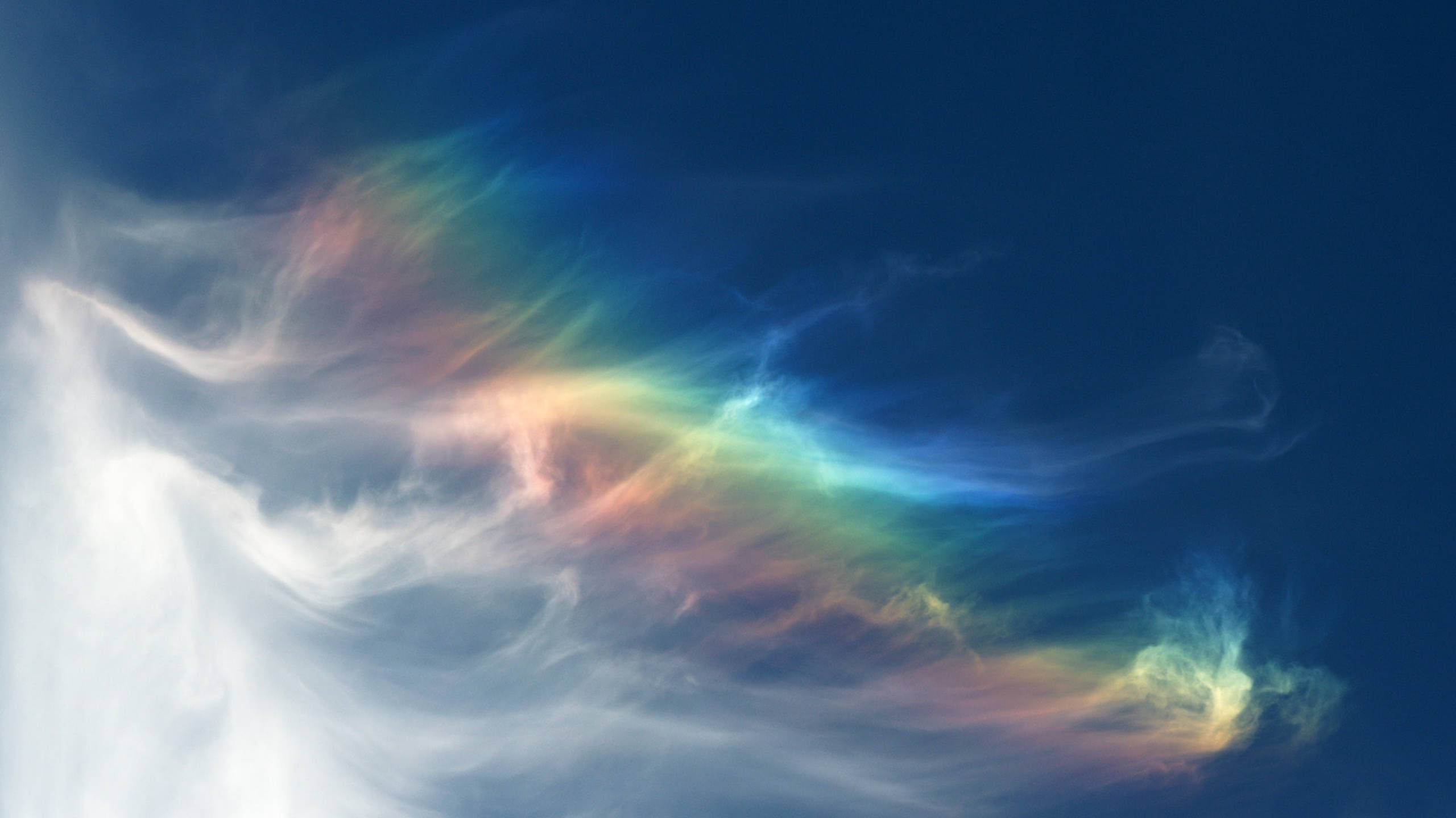 Spectrum, iridescent cloud, deep blue sky, 2K Desktop Wallpaper