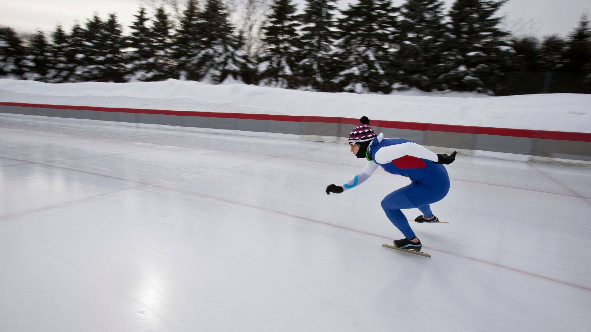 speed skater, blue red and white gear, outdoor ice track, Full HD Desktop Wallpaper