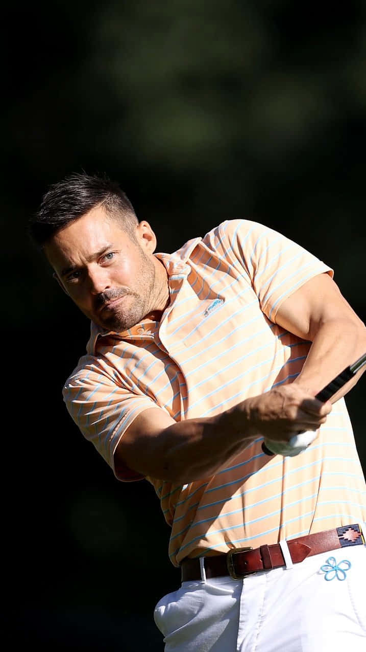 Spencer Matthews, golfer, mid-swing, SD Phone Wallpaper