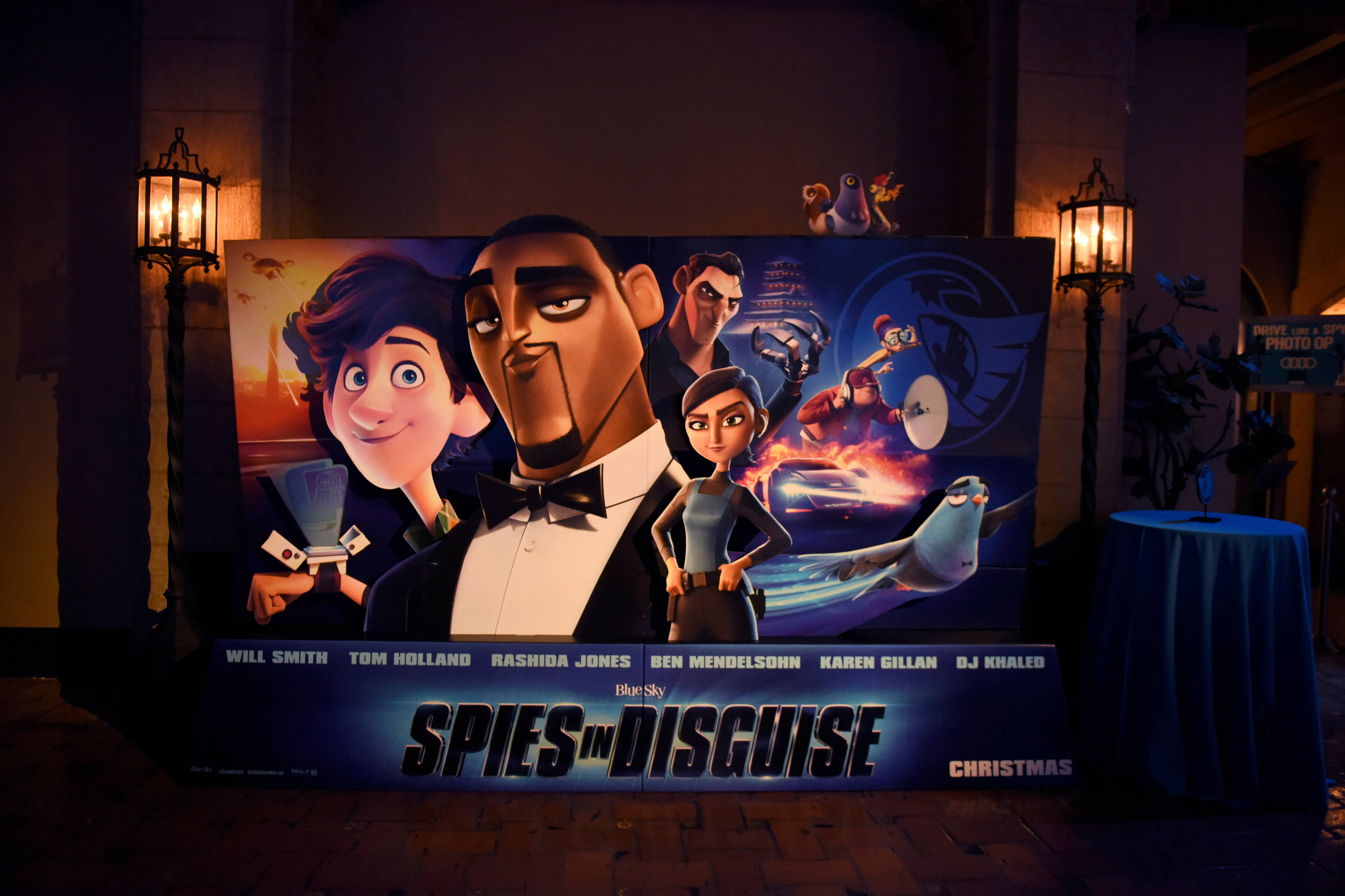 Spies In Disguise, cartoon spies, tuxedos, 2K Desktop Wallpaper