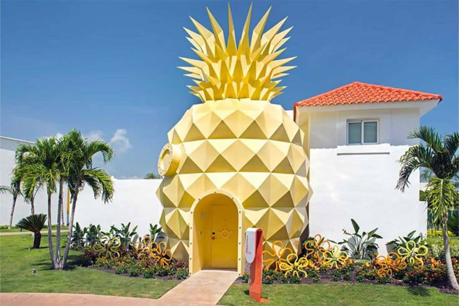 Spongebob House, yellow pineapple-shaped building, geometric pattern, HD Desktop Wallpaper
