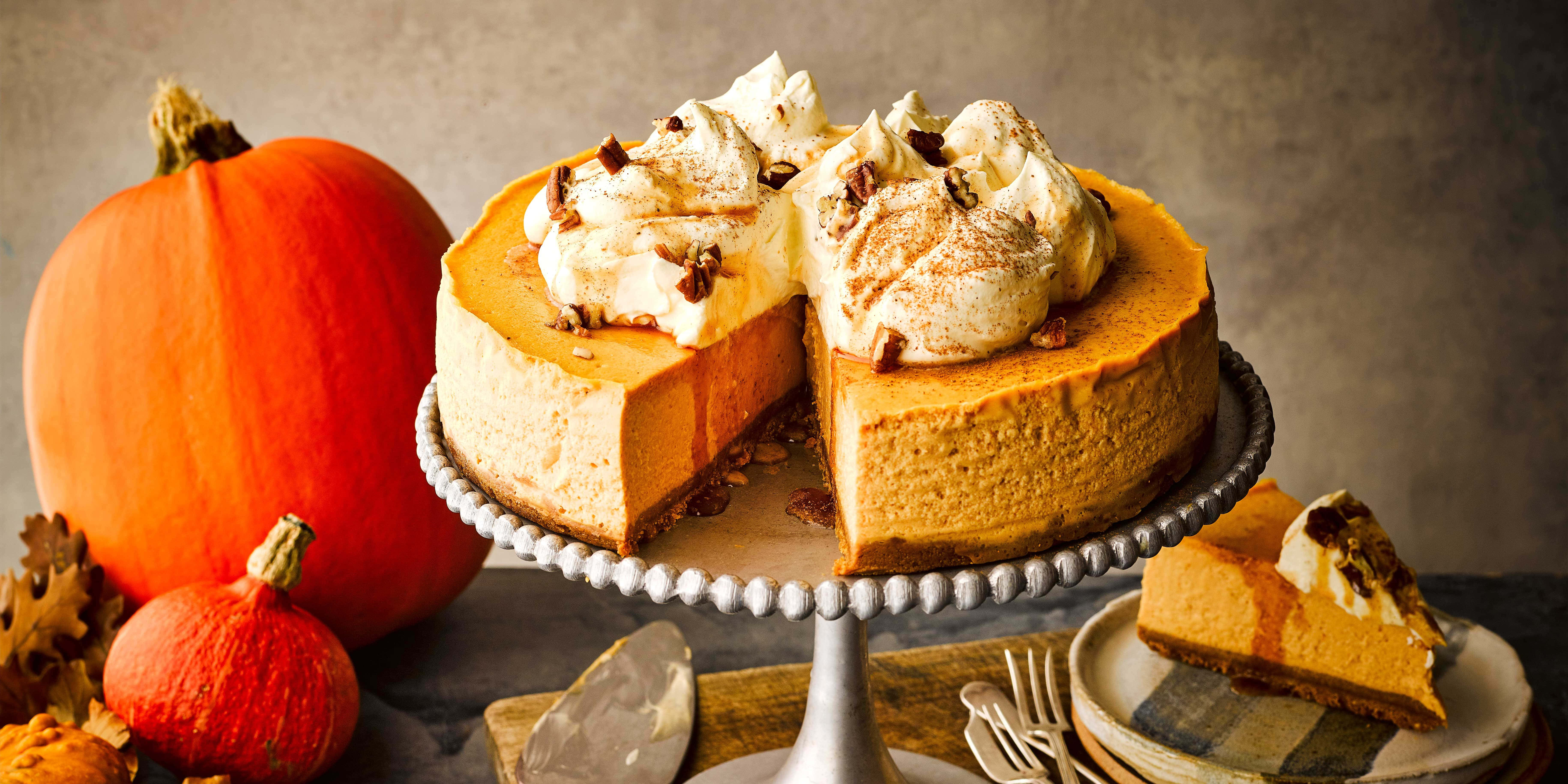 pumpkin cheesecake, whipped cream, pecans, 5K Desktop Wallpaper