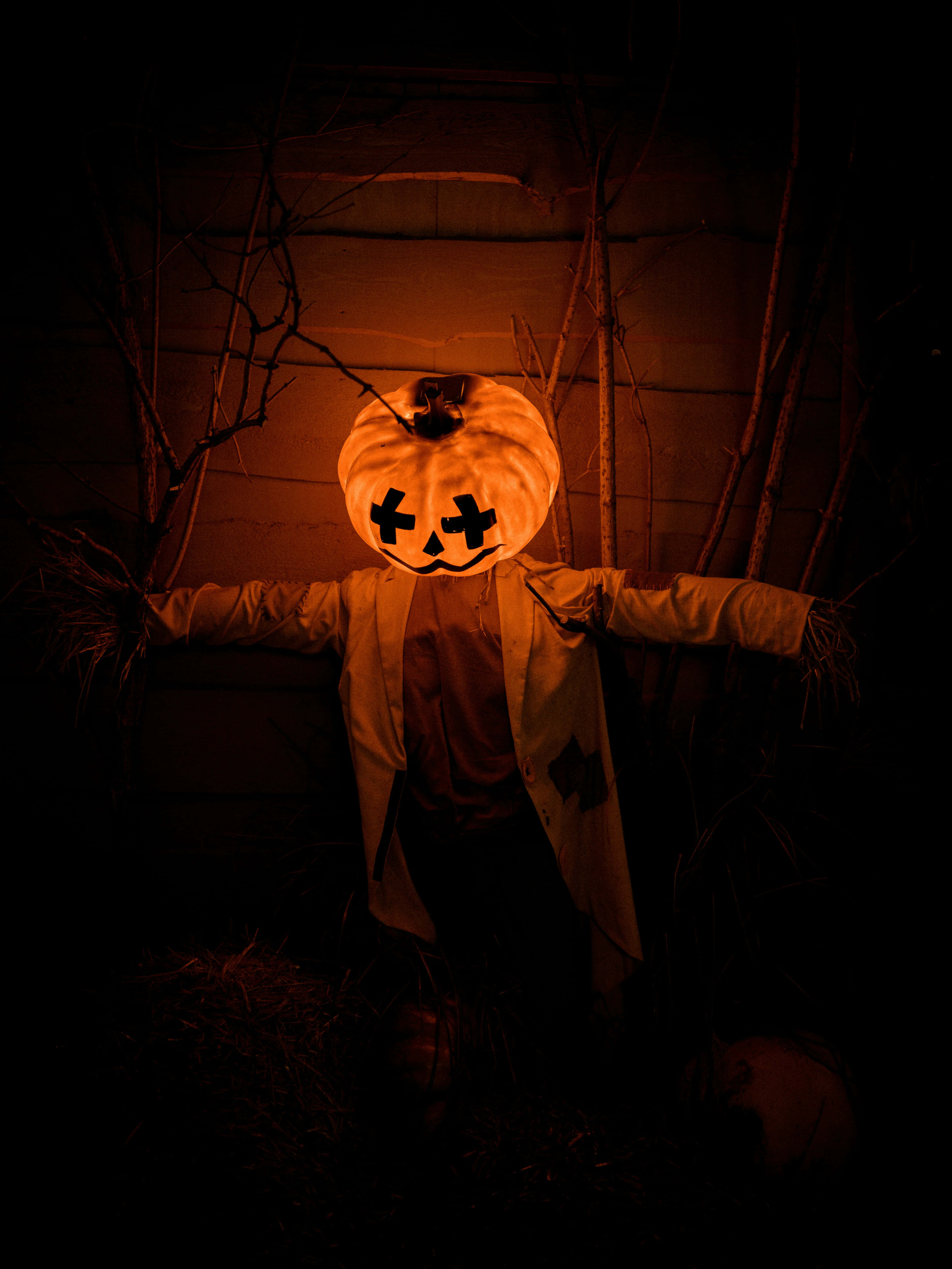 pumpkin head scarecrow, jack-o'-lantern head, darkness, 4K Phone Wallpaper