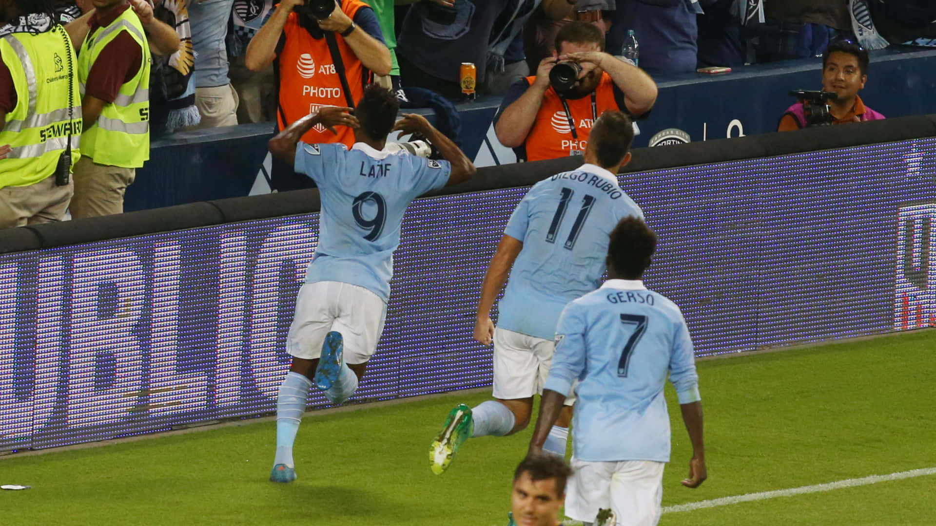Sporting Kansas City, light blue jerseys, vibrant green pitch, Full HD Desktop Wallpaper